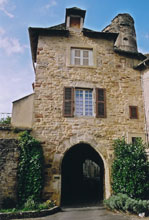 Porte fortifiée à St-Côme-d'Olt